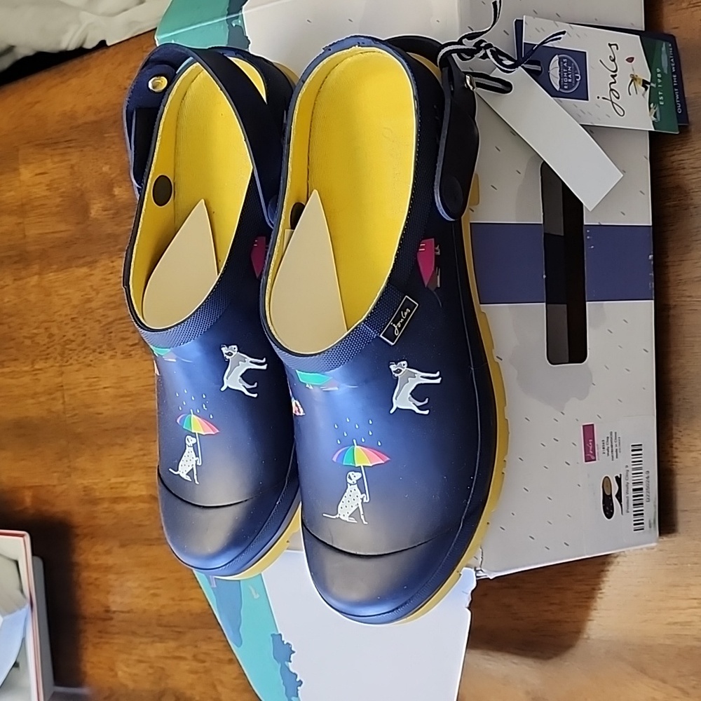 Welly clogs